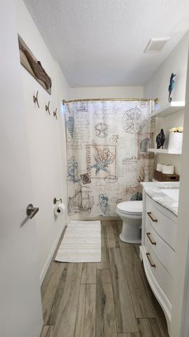 206 4th St, St Augustine, FL 32080