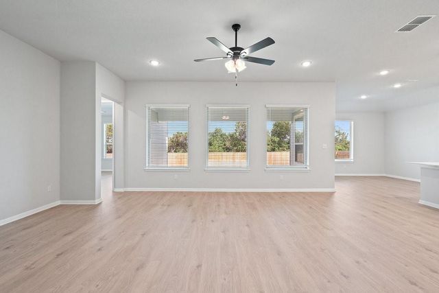 280 Treadwell LN, Kyle, TX 78640