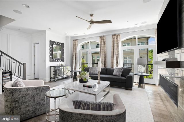 8165 RIVER RD, Bethesda, MD 20817