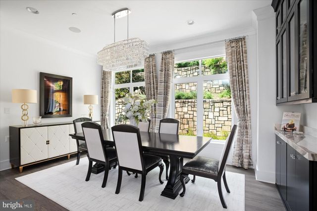 8165 RIVER RD, Bethesda, MD 20817
