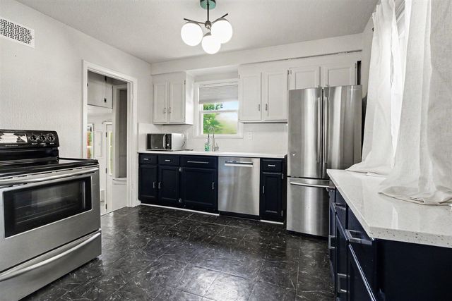 6310 Buckingham Avenue, Allen Park, MI 48101