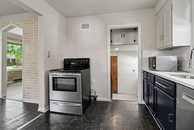 6310 Buckingham Avenue, Allen Park, MI 48101