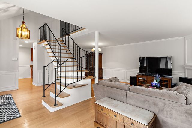 4 Harrogate On Oxford, Rolling Meadows, IL 60008
