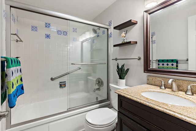 4 Harrogate On Oxford, Rolling Meadows, IL 60008