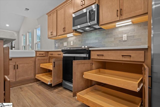 810 Pleasant Falls Drive, Moore, SC 29369