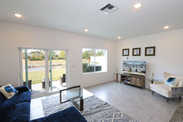 656 NE Waters Edge Lane, Port St. Lucie, Port St Lucie, FL 34983