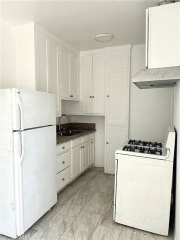 212 South Lake St., Los Angeles, CA 90057