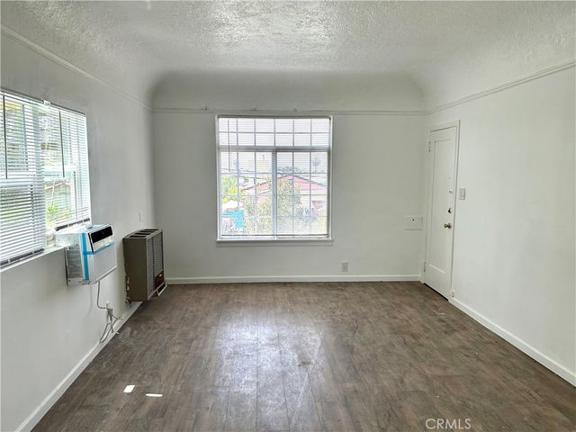 212 South Lake St., Los Angeles, CA 90057