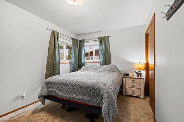 1520 W 9TH AVENUE, Oshkosh, WI 54902