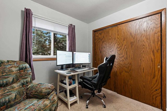 1520 W 9TH AVENUE, Oshkosh, WI 54902