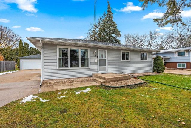 1520 W 9TH AVENUE, Oshkosh, WI 54902