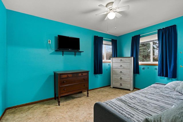 1520 W 9TH AVENUE, Oshkosh, WI 54902