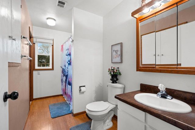 1520 W 9TH AVENUE, Oshkosh, WI 54902