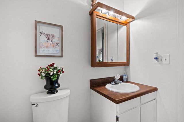 1520 W 9TH AVENUE, Oshkosh, WI 54902