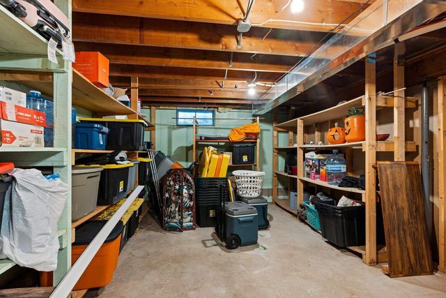 1520 W 9TH AVENUE, Oshkosh, WI 54902