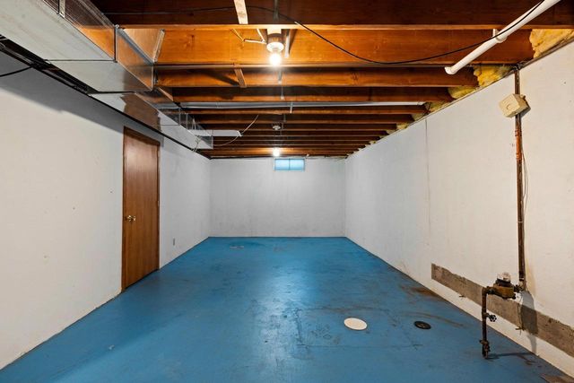 1520 W 9TH AVENUE, Oshkosh, WI 54902