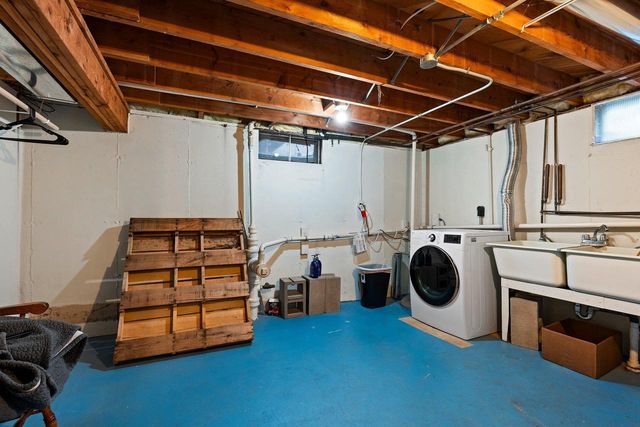 1520 W 9TH AVENUE, Oshkosh, WI 54902