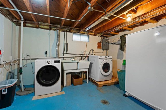 1520 W 9TH AVENUE, Oshkosh, WI 54902