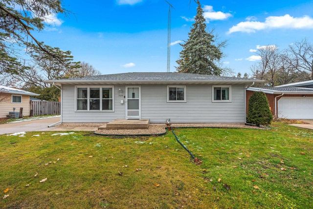 1520 W 9TH AVENUE, Oshkosh, WI 54902