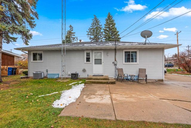 1520 W 9TH AVENUE, Oshkosh, WI 54902