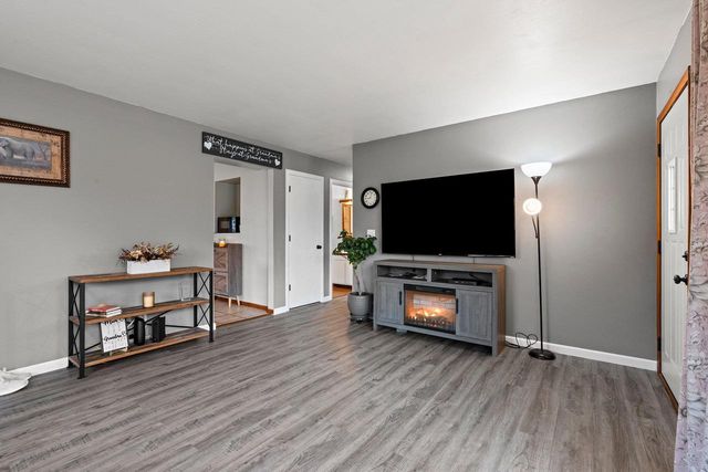 1520 W 9TH AVENUE, Oshkosh, WI 54902