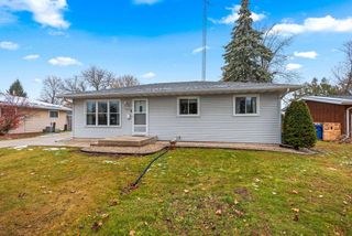 1520 W 9TH AVENUE, Oshkosh, WI 54902