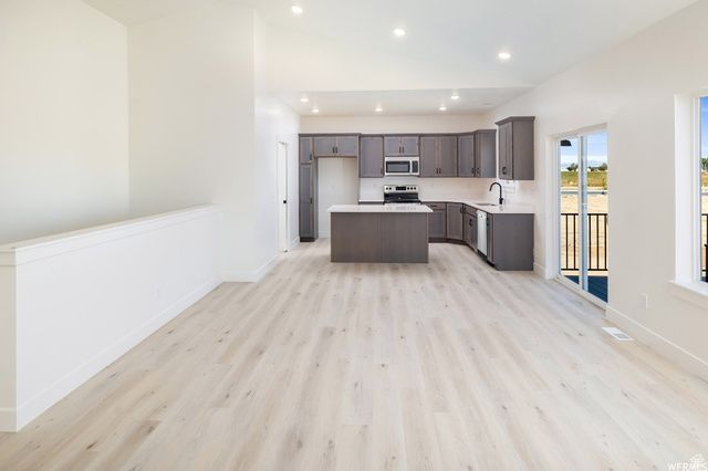 69 N 850 W, Hyrum, UT 84319