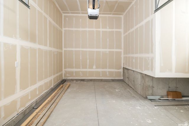 69 N 850 W, Hyrum, UT 84319