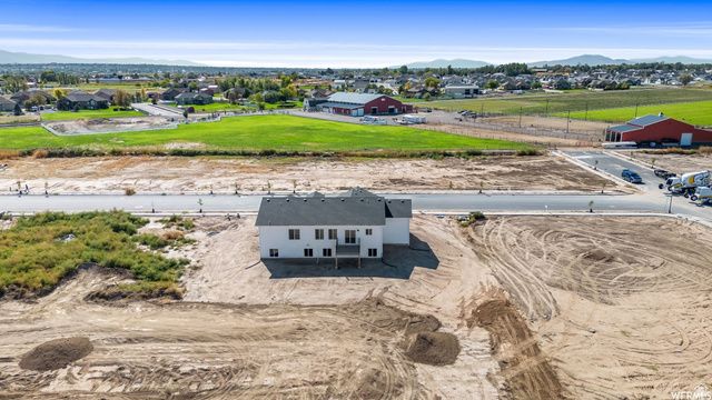 69 N 850 W, Hyrum, UT 84319