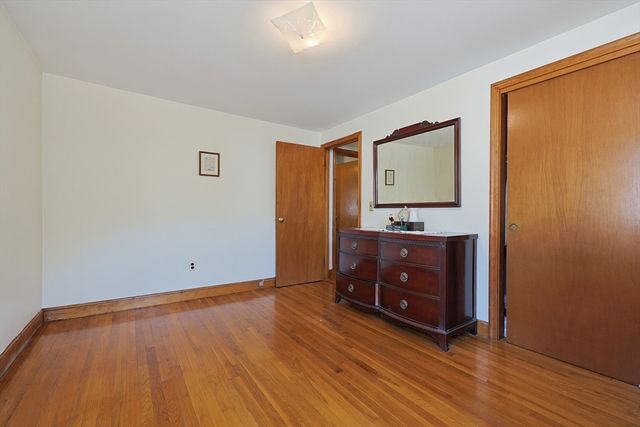 10 Meyer St, Boston, MA 02131