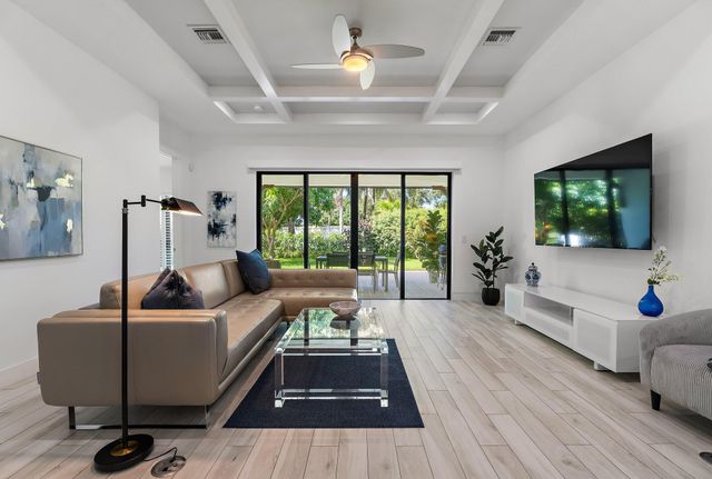 2908 Gin Berry Way, West Palm Beach, FL 33401