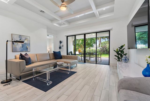 2908 Gin Berry Way, West Palm Beach, FL 33401