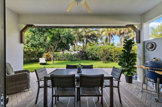 2908 Gin Berry Way, West Palm Beach, FL 33401