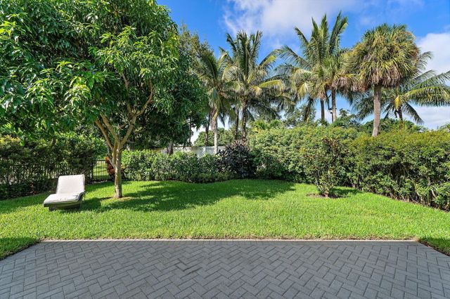 2908 Gin Berry Way, West Palm Beach, FL 33401