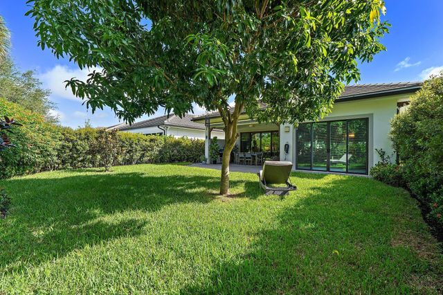 2908 Gin Berry Way, West Palm Beach, FL 33401