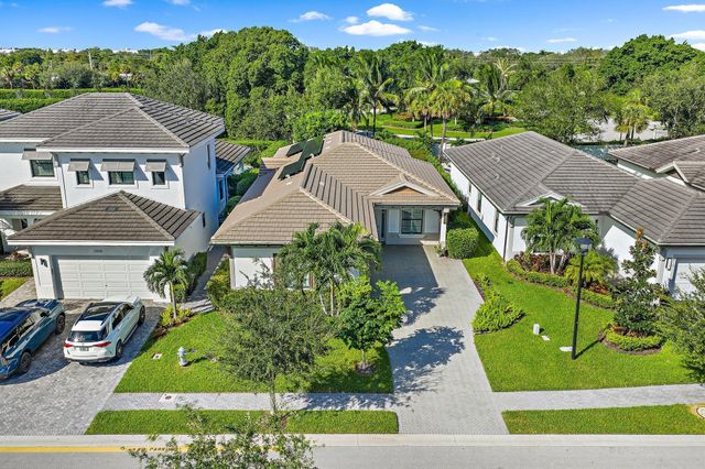 2908 Gin Berry Way, West Palm Beach, FL 33401