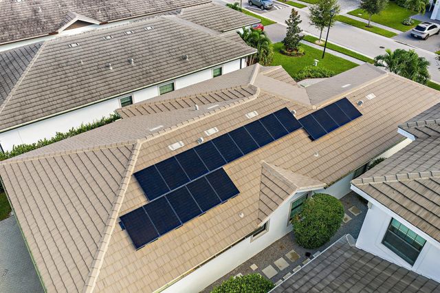 2908 Gin Berry Way, West Palm Beach, FL 33401