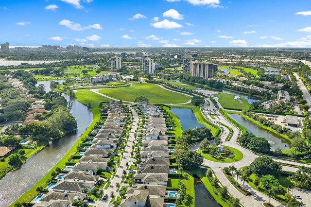 2908 Gin Berry Way, West Palm Beach, FL 33401