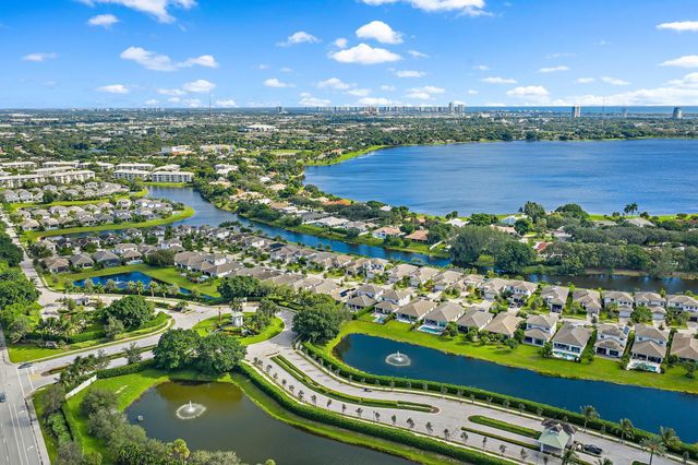 2908 Gin Berry Way, West Palm Beach, FL 33401