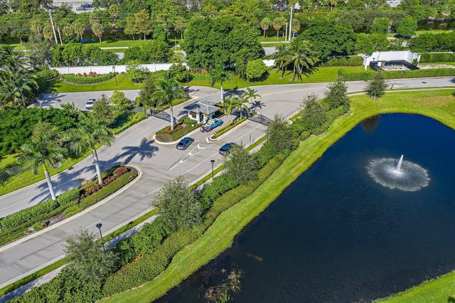 2908 Gin Berry Way, West Palm Beach, FL 33401