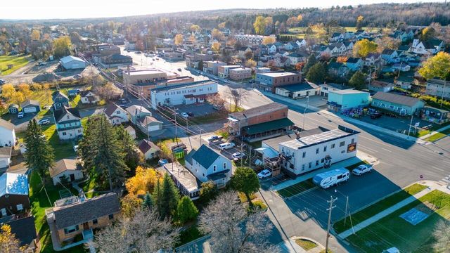 101 E Minnesota Avenue, Gilbert, MN 55741