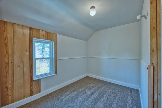 101 E Minnesota Avenue, Gilbert, MN 55741