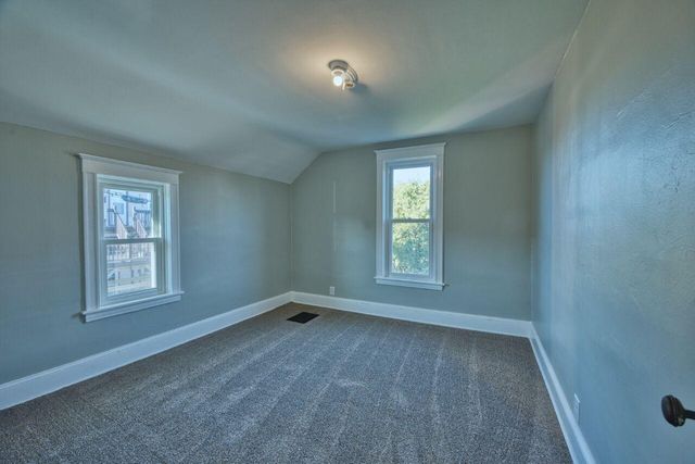 101 E Minnesota Avenue, Gilbert, MN 55741