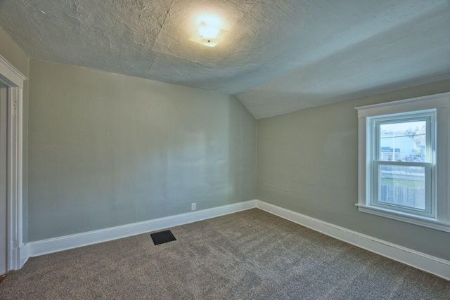 101 E Minnesota Avenue, Gilbert, MN 55741