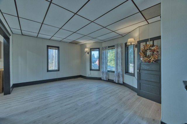 101 E Minnesota Avenue, Gilbert, MN 55741