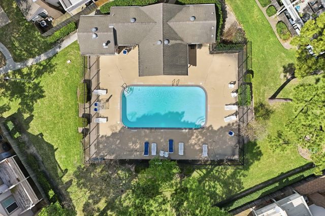 16949 Castleton Farms Road 44, Spring, TX 77379