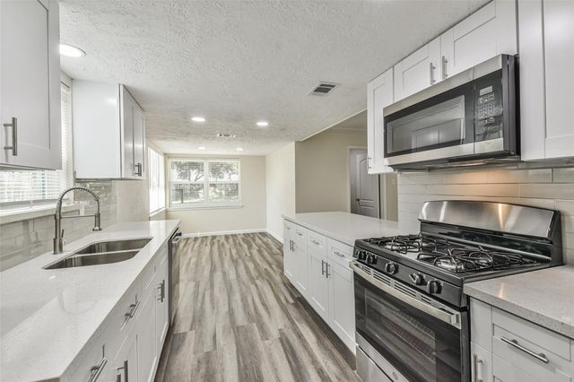 12614 Dermott Drive, Houston, TX 77065