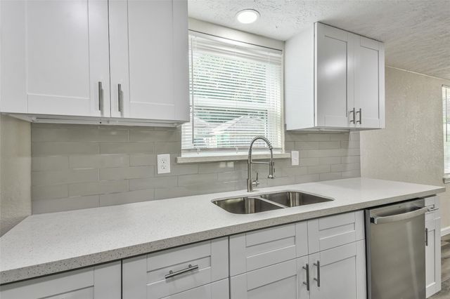 12614 Dermott Drive, Houston, TX 77065