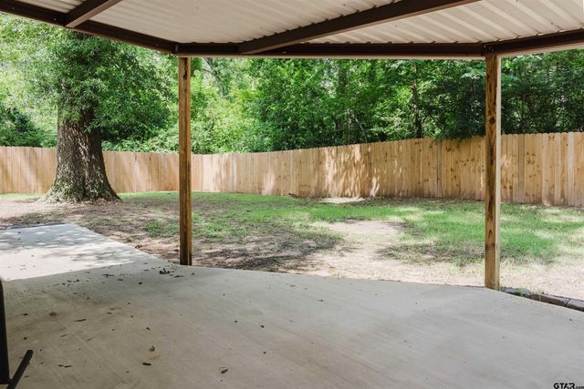 416 Hillcreek Dr, Whitehouse, TX 75791
