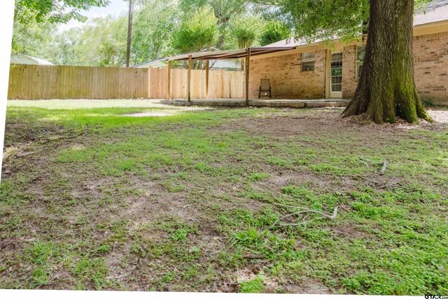 416 Hillcreek Dr, Whitehouse, TX 75791